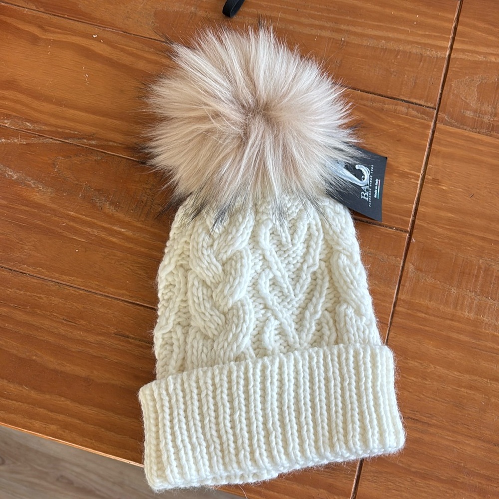 White puffball beanie